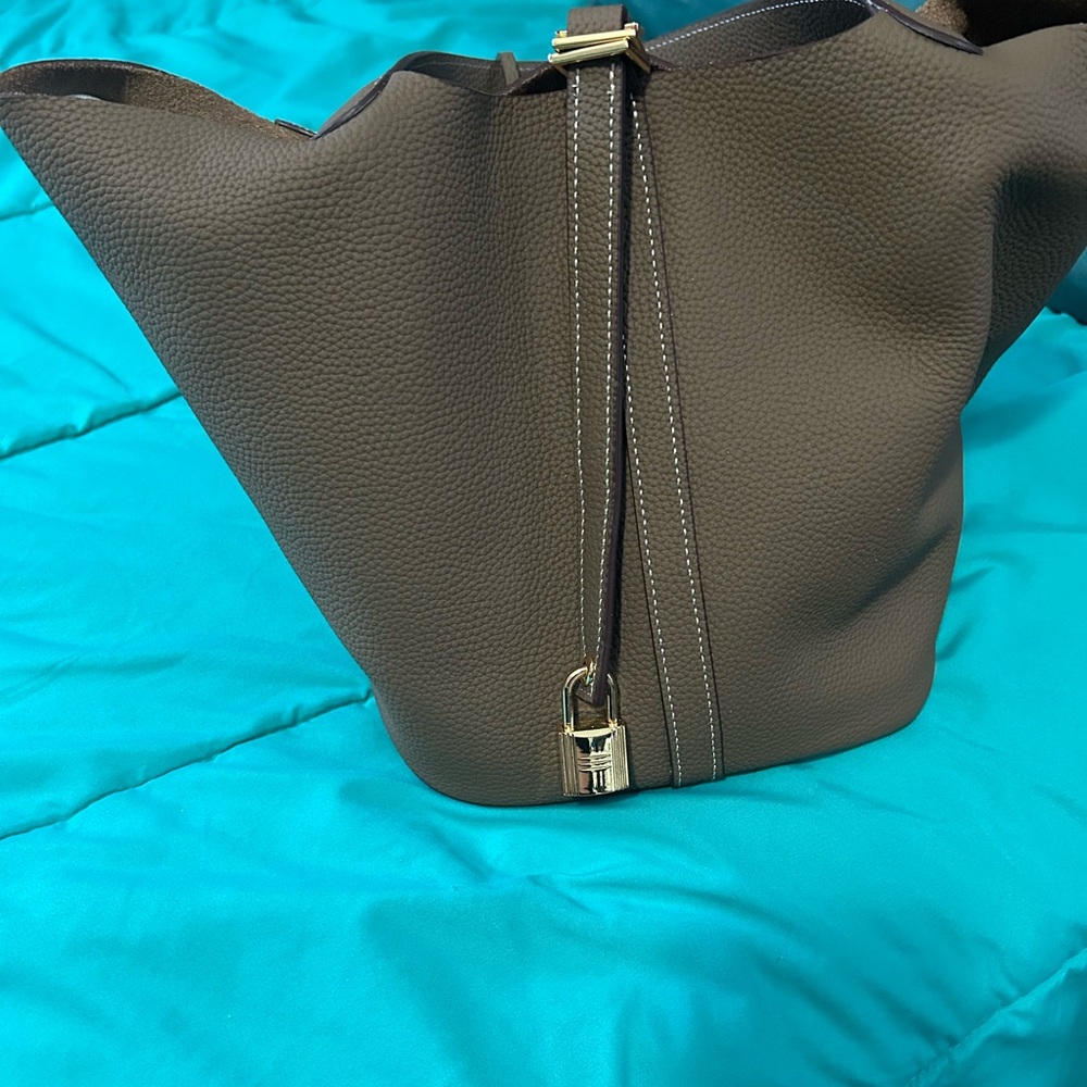 Elegant Brown Leather Tote Bag